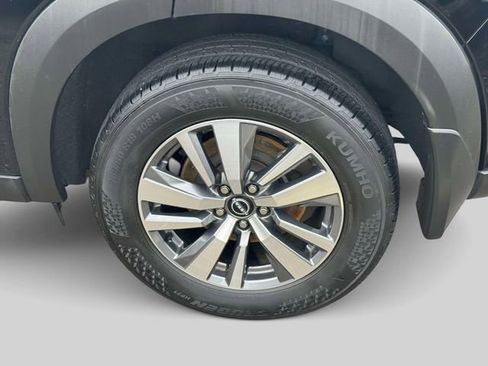 Used 2023 Nissan Pathfinder SL AWD/4WD image 10