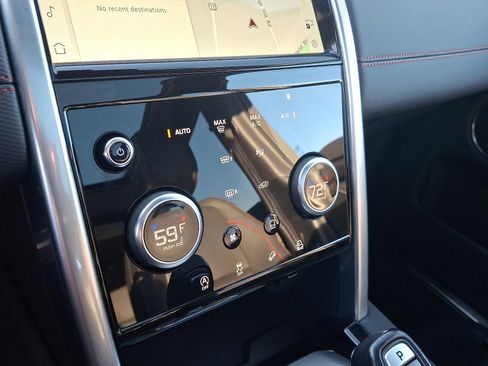 Used 2022 Land Rover Discovery Sport SE R-Dynamic image 16