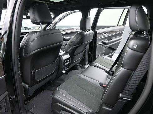New 2026 Jeep Grand Cherokee L 4WD image 13