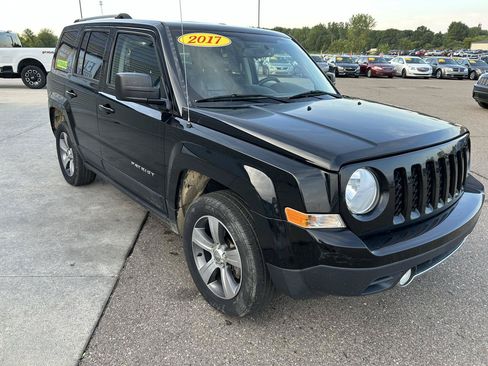 Used 2017 Jeep Patriot High Altitude AWD/4WD image 3