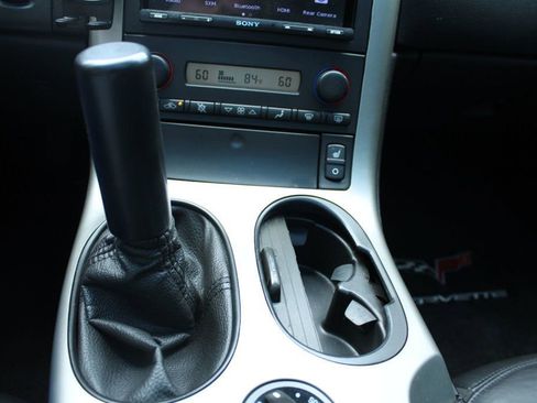 Used 2005 Chevrolet Corvette Coupe w/ Preferred Equipment Group RWD image 20