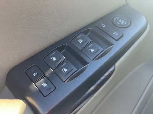 Used 2019 GMC Yukon SLE image 16