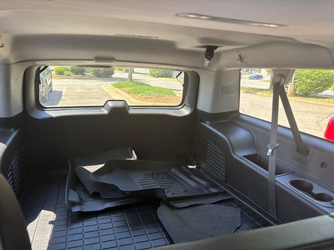 Used 2018 Chevrolet Suburban LT AWD/4WD image 20