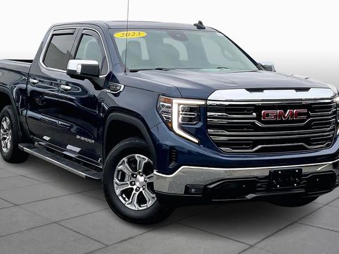 Used 2023 GMC Sierra 1500 SLT w/ SLT Convenience Package image 2