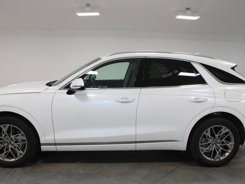 Used 2025 Genesis GV70 2.5T AWD/4WD image 6