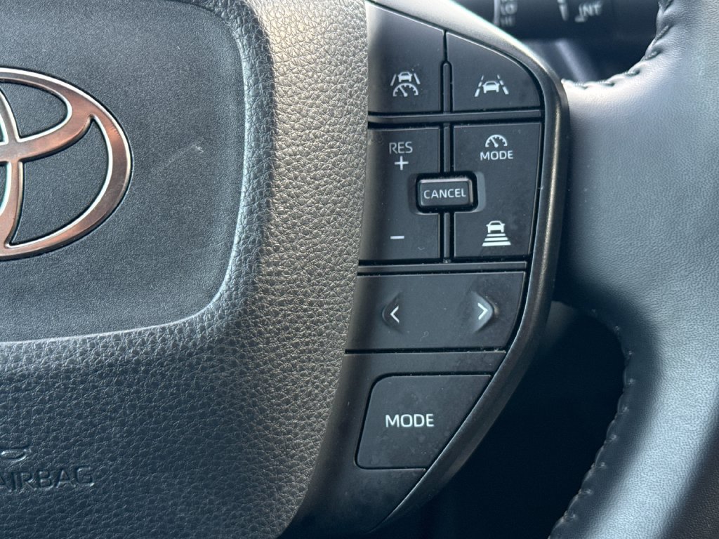 Certified 2025 Toyota Prius LE FWD image 26