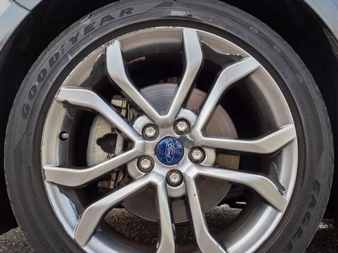 Used 2017 Ford Fusion SE w/ Equipment Group 201A FWD image 20