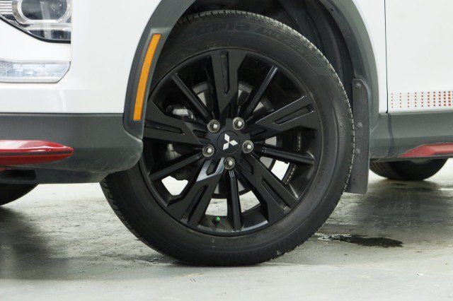 Used 2024 Mitsubishi Eclipse Cross LE AWD/4WD image 3