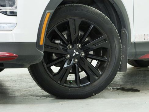 Used 2024 Mitsubishi Eclipse Cross LE AWD/4WD image 3