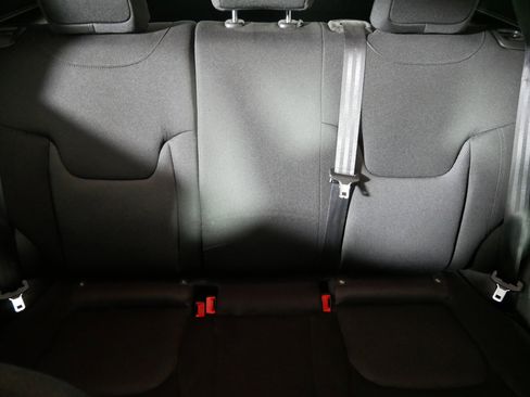 Used 2020 Jeep Renegade Sport w/ Sport Appearance Group image 13