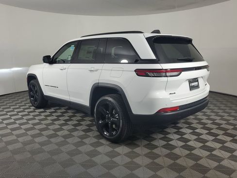 New 2025 Jeep Grand Cherokee Limited w/ Black Appearance Package image 6