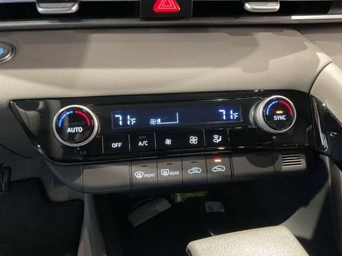 New 2026 Hyundai Elantra Hybrid FWD image 13