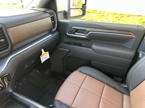 New 2026 Chevrolet Silverado 3500 High Country w/ High Country Premium Package image 24