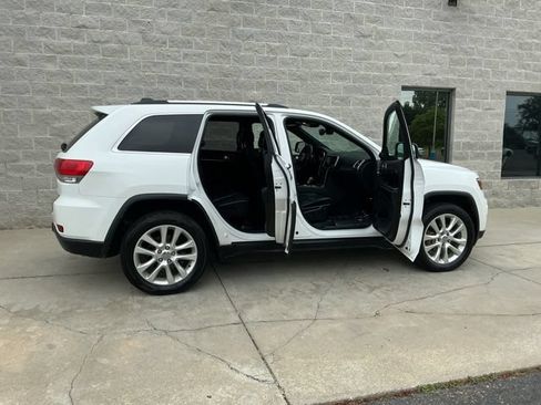 Used 2017 Jeep Grand Cherokee Limited w/ Luxury Group II AWD/4WD image 13