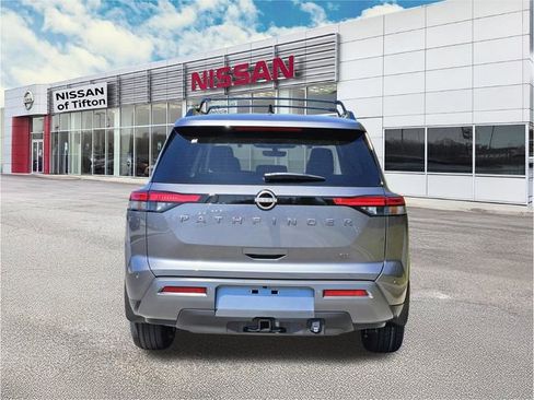 New 2026 Nissan Pathfinder SL w/ SL Premium Package (P04) FWD image 5