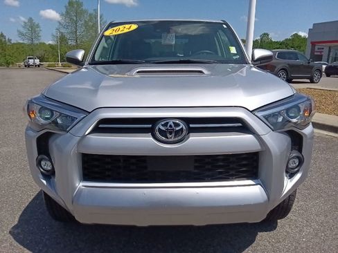 Used 2024 Toyota 4Runner TRD Off-Road AWD/4WD image 8
