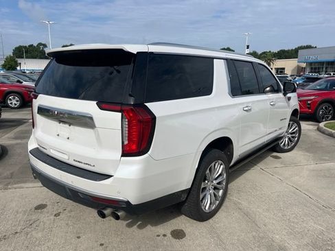 Used 2021 GMC Yukon XL Denali w/ Denali Ultimate Package AWD/4WD image 9
