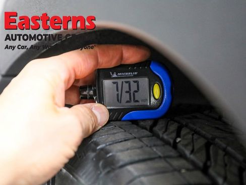 Used 2022 GMC Terrain SLE image 27