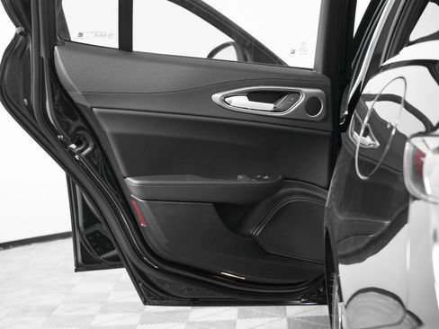 New 2025 Alfa Romeo Giulia w/ Driving Assist Package RWD image 16
