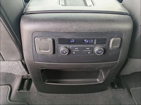 Used 2019 GMC Yukon XL SLT RWD image 15