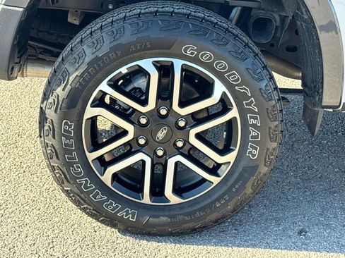 Used 2024 Ford Ranger Lariat w/ FX4 Off-Road Package image 11