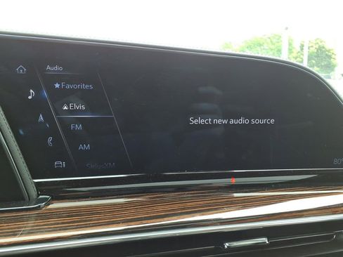 Used 2023 Cadillac Escalade Premium Luxury w/ LPO, Floor Liner Package AWD/4WD image 21