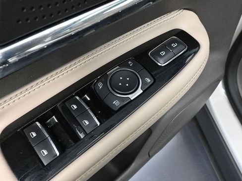 Used 2024 Lincoln Corsair AWD w/ Equipment Group 101A image 21