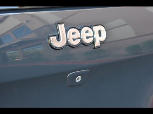 Used 2018 Jeep Cherokee Latitude Plus image 49