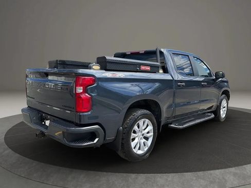 Used 2021 Chevrolet Silverado 1500 Custom w/ LPO, Dark Essentials Package AWD/4WD image 5