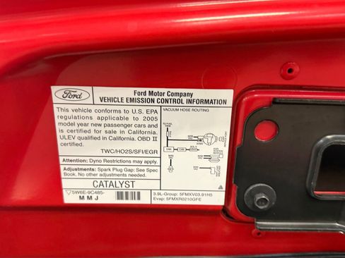 Used 2005 Ford Thunderbird image 22