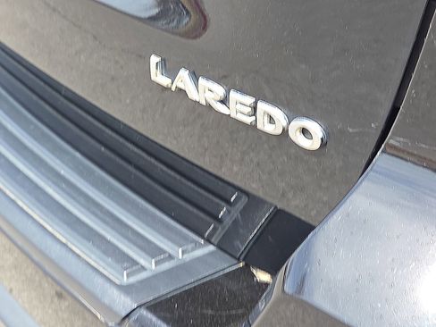 Used 2021 Jeep Grand Cherokee Laredo image 8