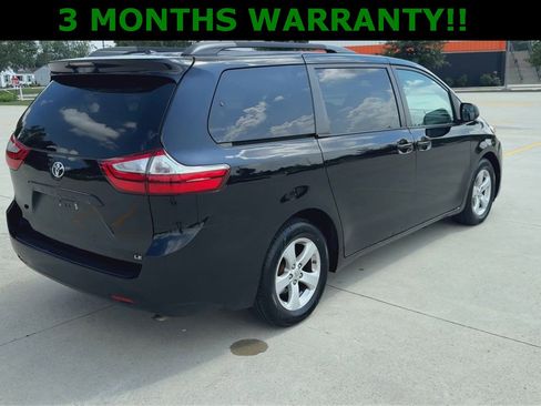 Used 2017 Toyota Sienna LE image 8