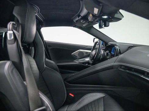 Used 2020 Chevrolet Corvette Stingray Premium Cpe w/ 3LT Preferred Equipment Group image 33