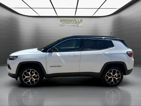 Used 2026 Jeep Compass Limited AWD/4WD image 8