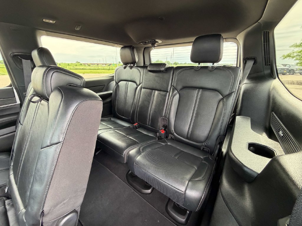 Used 2024 Jeep Wagoneer Series II w/ Flexible Seating Group AWD/4WD image 23