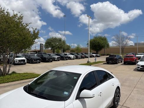 Used 2024 Hyundai Ioniq 6 SEL image 3