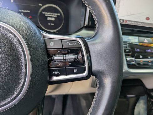 Certified 2023 Kia Sorento SX FWD image 33