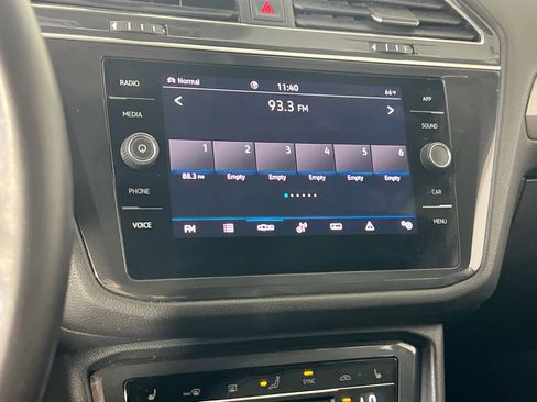 Used 2022 Volkswagen Tiguan SE image 14