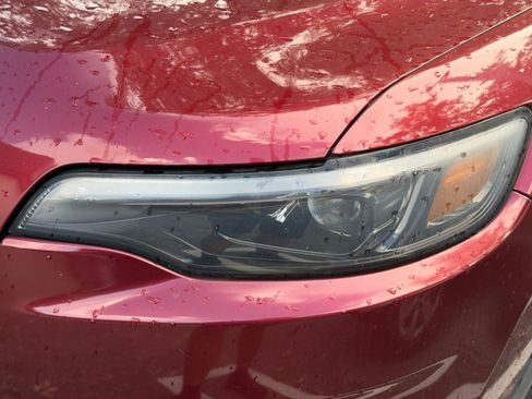 Used 2019 Jeep Cherokee Limited AWD/4WD image 20