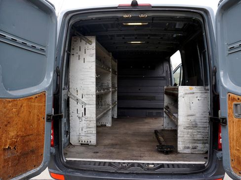 Used 2016 Mercedes-Benz Sprinter 2500 image 19