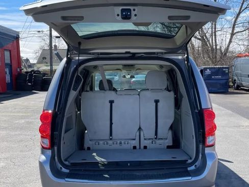 Used 2016 Dodge Grand Caravan SXT w/ Rear Park Assist Package image 3