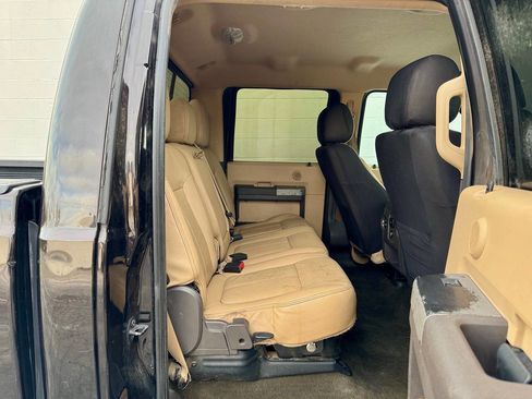 Used 2014 Ford F250 Lariat w/ Lariat Interior Package image 19