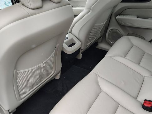 Certified 2023 Volvo XC60 B5 Plus w/ Climate Package image 27