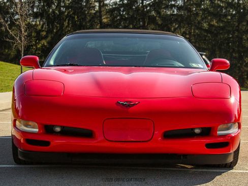 Used 2004 Chevrolet Corvette Convertible w/ Preferred Equipment Group image 22