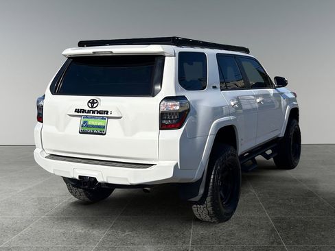 Used 2020 Toyota 4Runner SR5 Premium w/ Moonroof Package AWD/4WD image 9