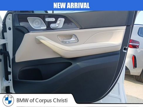 Used 2025 Mercedes-Benz GLE 450e 4MATIC image 17