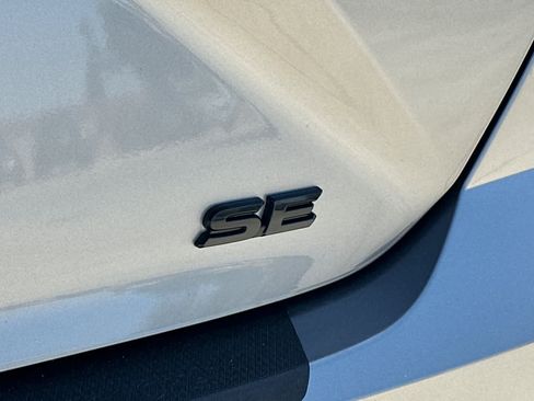 Used 2025 Toyota Camry SE FWD image 25