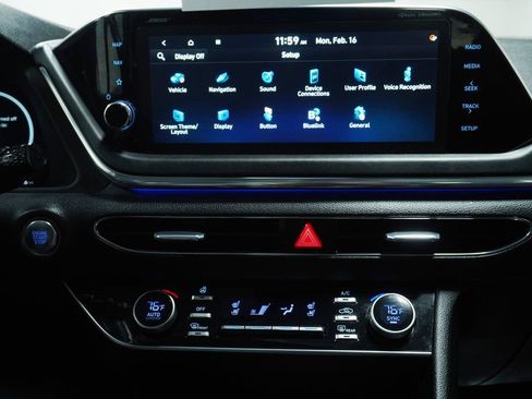 Used 2021 Hyundai Sonata Limited w/ Cargo Package image 17