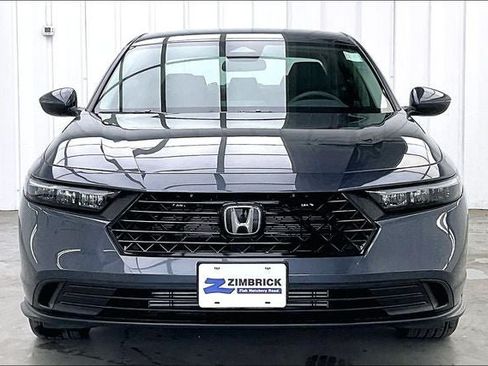 Certified 2025 Honda Accord LX image 3