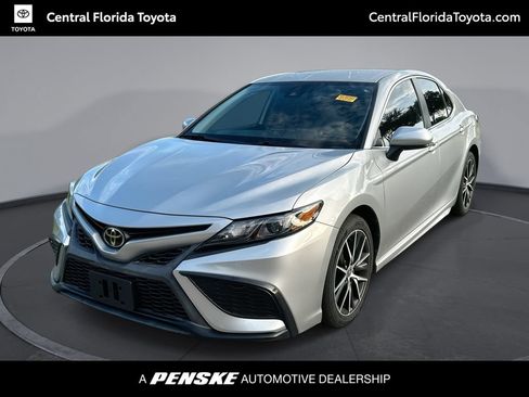 Used 2021 Toyota Camry SE FWD image 1